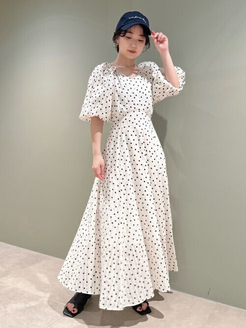 LILY BROWN（リリーブラウン）の「ボリュームスリーブロングワンピース