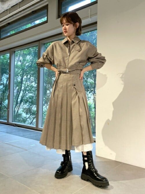 LILY BROWN クロップドブルゾン&ステップヘムスリットプリーツ