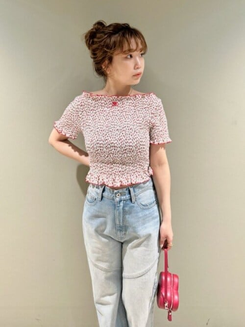 LILY BROWN（リリーブラウン）の「シャーリングリボンクロップド