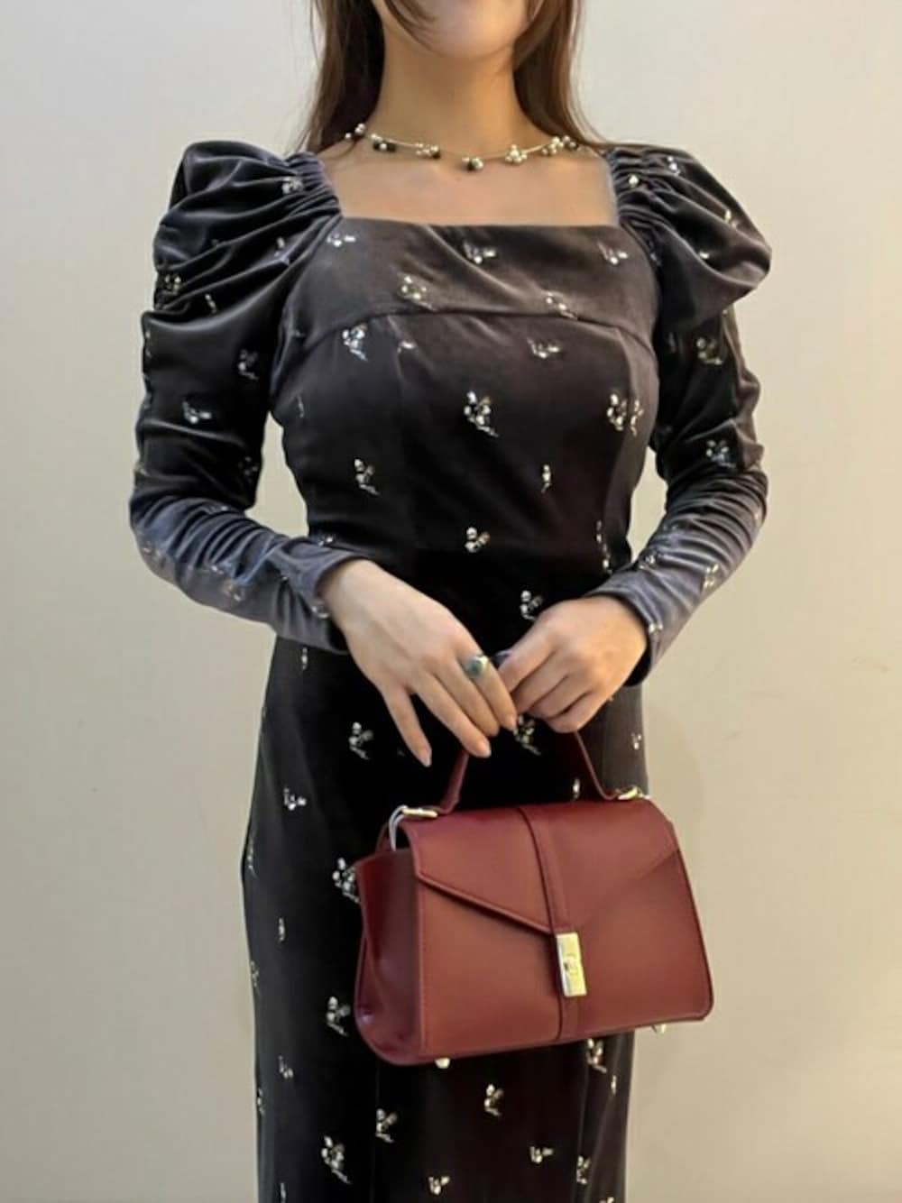 LILY BROWN フラワーエンブロイダリースクエアネックベロアワンピース