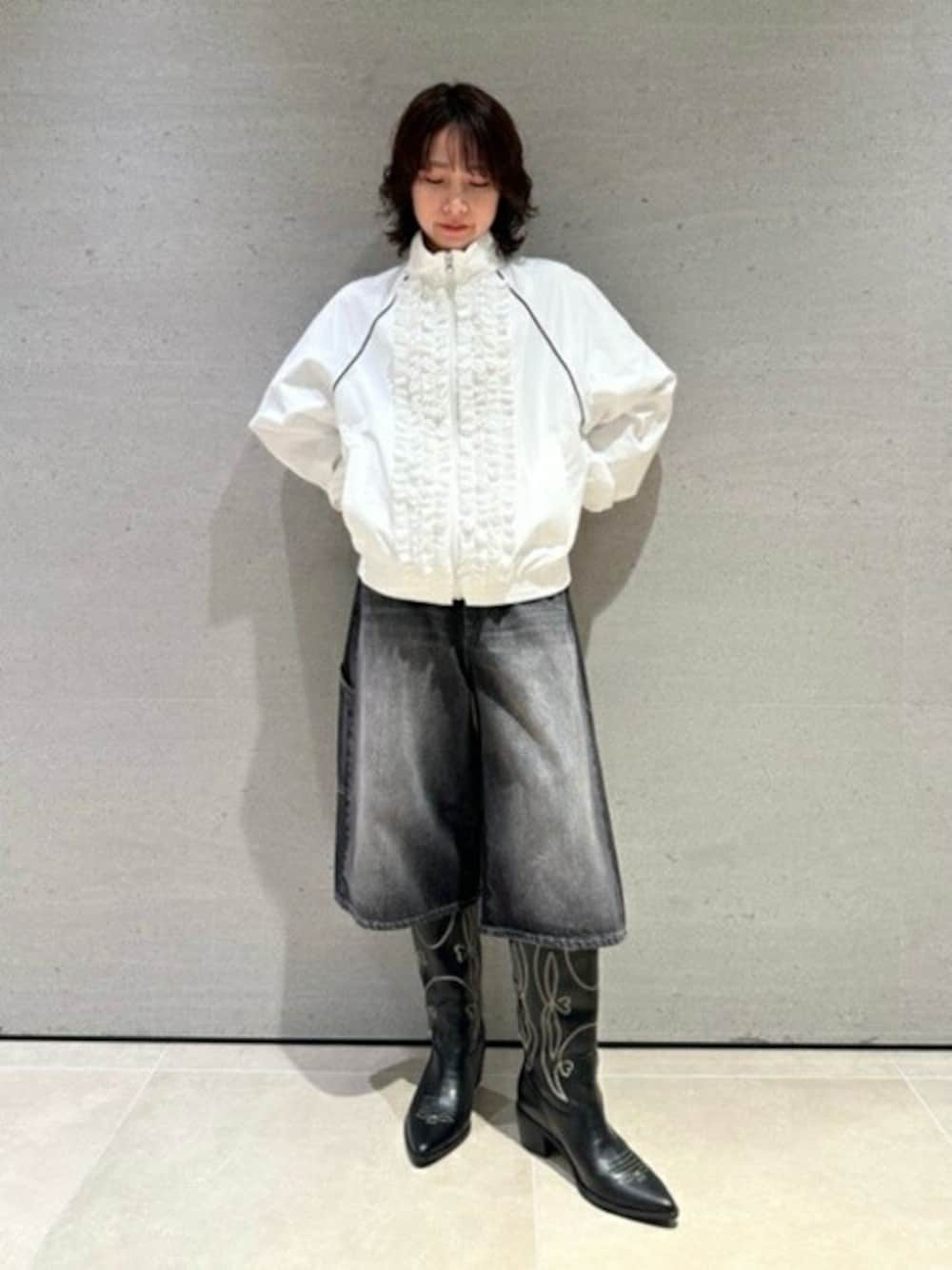 LILY BROWN（リリーブラウン）の「フロントフリルブルゾン