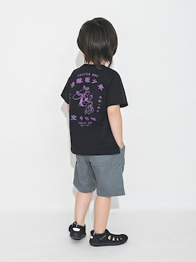 「アイテム（Tシャツ/カットソー、ブラック系）」を使った、BRANSHESさん（キッズ・108cm）の冬コーディネート