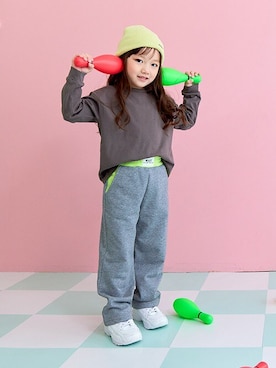 「aBity select（アビティセレクト）のアイテム（パンツ）」を使った、BRANSHESさん（キッズ・105cm）の秋コーディネート