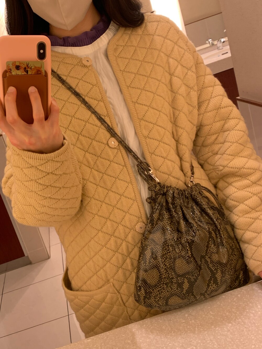 「冬コーデ、LOWRYS FARM、TODAYFUL、Kastane、古着、ワンピース」｜「古着屋のアイテム（ニット/セーター、パープル系）」を使った、himeko さん（レディース・157cm）の冬コーディネートの1枚目の写真