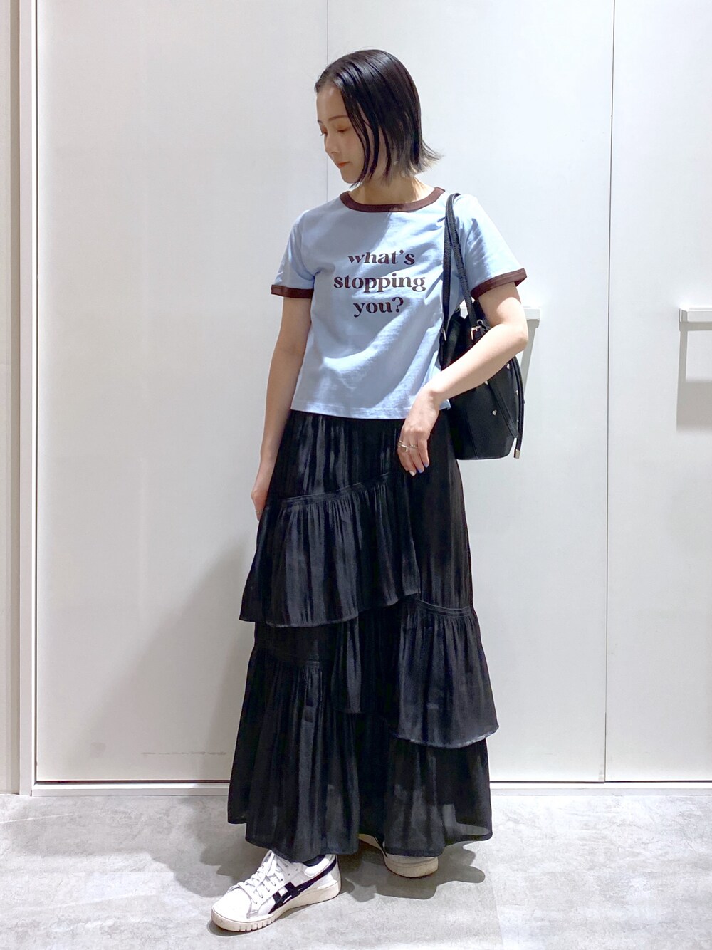 「低身長、低身長コーデ、カジュアル、Tシャツ、リンガーTシャツ、スカート、休日スタイル、休日コーデ」｜「FREE'S MARTの【Sシリーズ対応】◇ランダムティアードスカート（スカート、ブラック系）」を使った、miko.さん（レディース・152cm）の春コーディネートの1枚目の写真