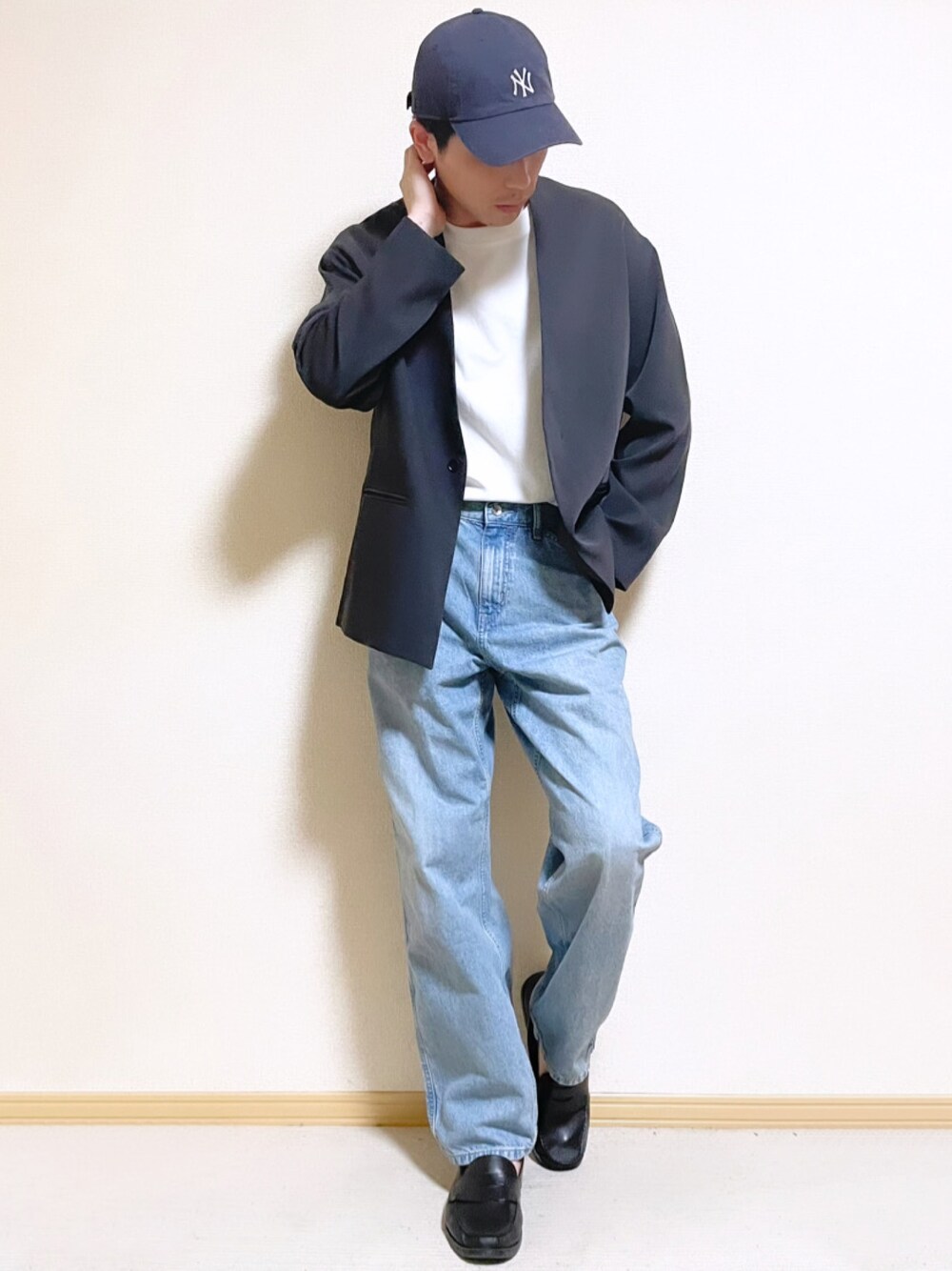 「ベースボールキャップ、キャップ、ニューエラ、UNIQLO、ユニクロ、UNIQLO U、デニム、デニムパンツ、ローファー、GU、ジーユー、プチプラコーデ、プチプラ、春コーデ、春」｜「NEW ERAの【NEW ERA】ニューエラ キャップ 9TWENTY MINI LOGO MLB ニューヨークヤンキース 帽子（キャップ、ブルー系）」を使った、SHOTARO さん（メンズ・177cm）の春コーディネートの1枚目の写真