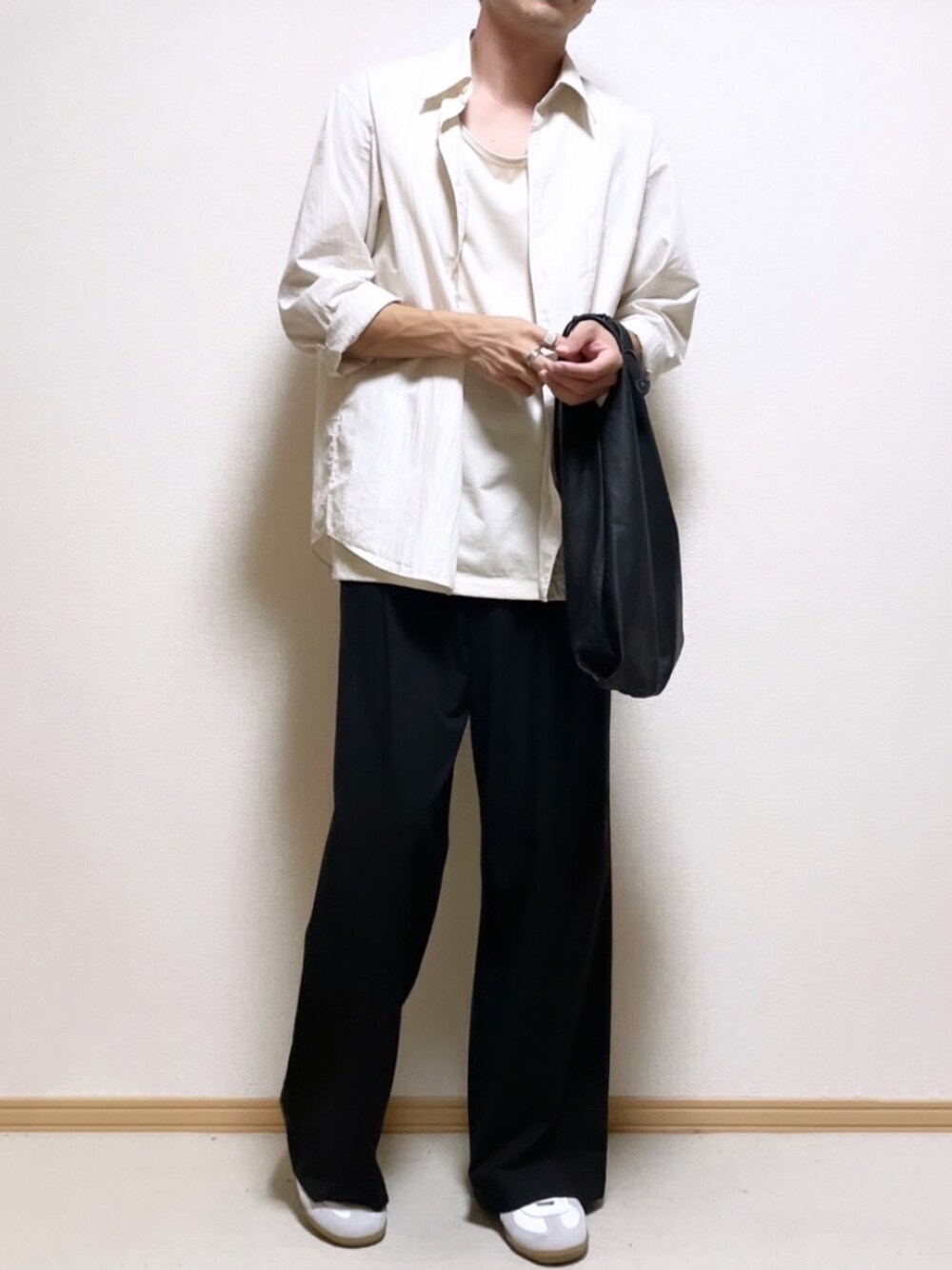 「メンズコーデ、シンプル、お洒落さんとつながりたい、秋服準備はじめました、スニーカー、シャツスタイル、いいね、save、フォローお願いします🤑、きれいめカジュアル、フレアパンツ、今日のコーデ、秋コーデ、秋服、UNIQLO、ZARA、GERMAN TRAINER」｜「UNIQLOのアイテム（シャツ/ブラウス、その他）」を使った、SHOTARO さん（メンズ・177cm）の秋コーディネートの1枚目の写真