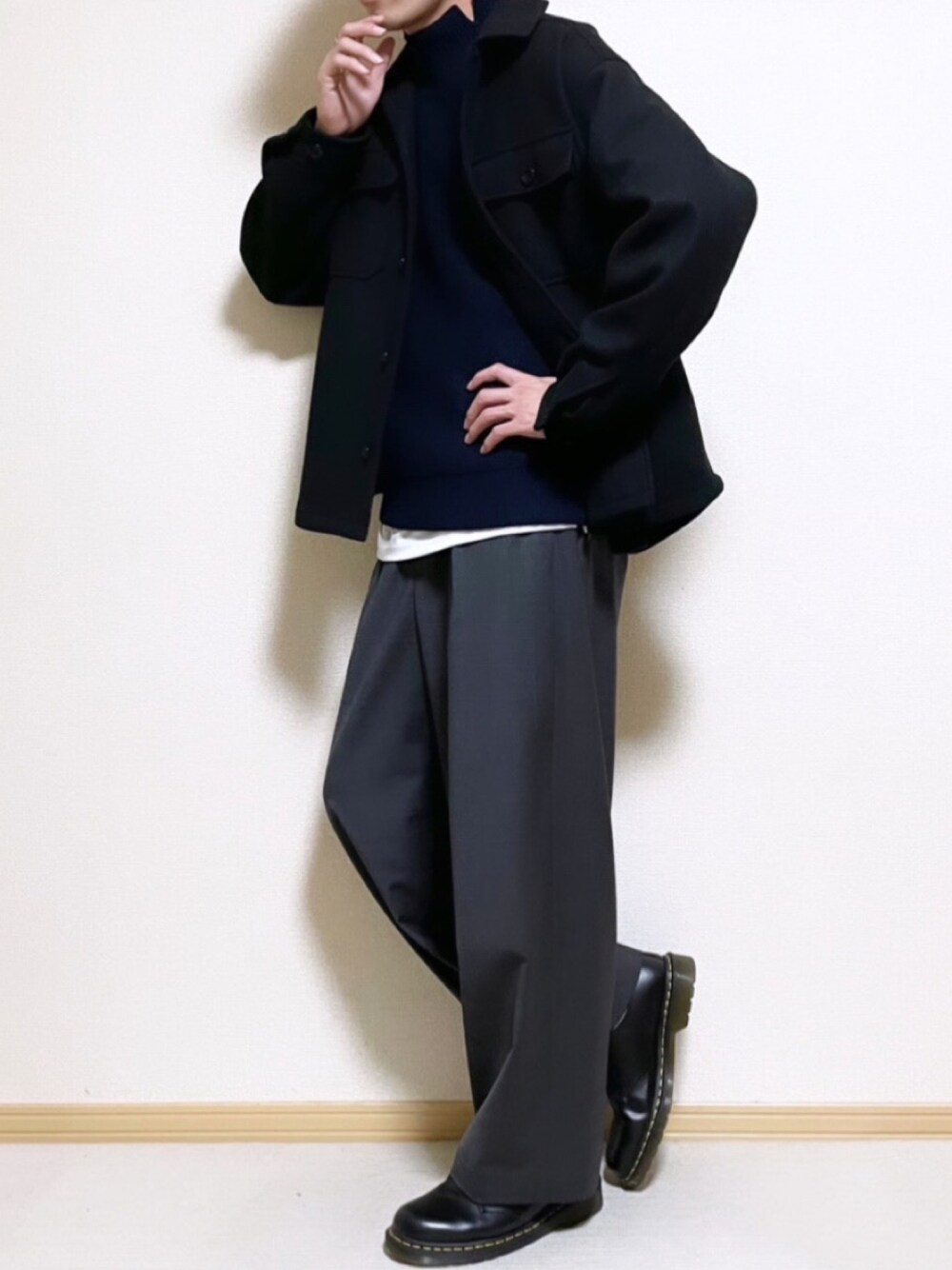 「ブルゾン、UNIQLO、ハイネック、黒、Dr.Martens、冬コーデ、ユニクロ、革靴、RAGEBLUE、レディース、バギーパンツ、+J、お洒落さんとつながりたい、ハイネックセーター、LIDnM」｜「RAGEBLUEのケープメリノCPOブルゾン/884120（ブルゾン、ブラック系）」を使った、SHOTARO さん（メンズ・177cm）の秋コーディネートの1枚目の写真