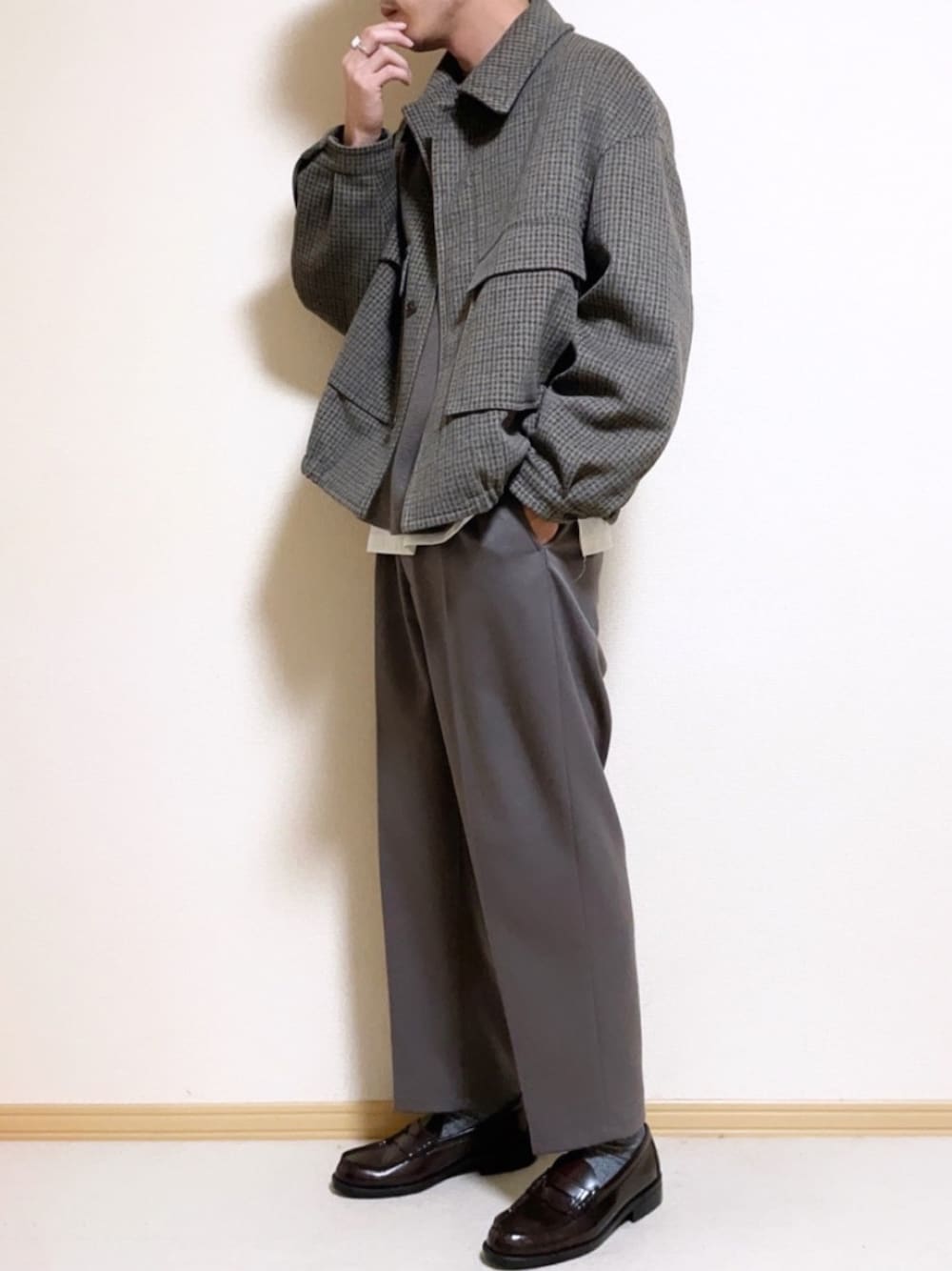 「冬アウター、冬、アウター、ブルゾン、チェック、チェック柄に恋してる、お洒落さんとつながりたい、ニット、ローファー、WYM、HARUTA、ベージュ、ブラウン、きれいめカジュアル、チェック柄」｜「WYM LIDNMの【WYM LIDNM】BEAVER MELTON BLOUSON（ブルゾン、ベージュ系）」を使った、SHOTARO さん（メンズ・177cm）の冬コーディネートの1枚目の写真