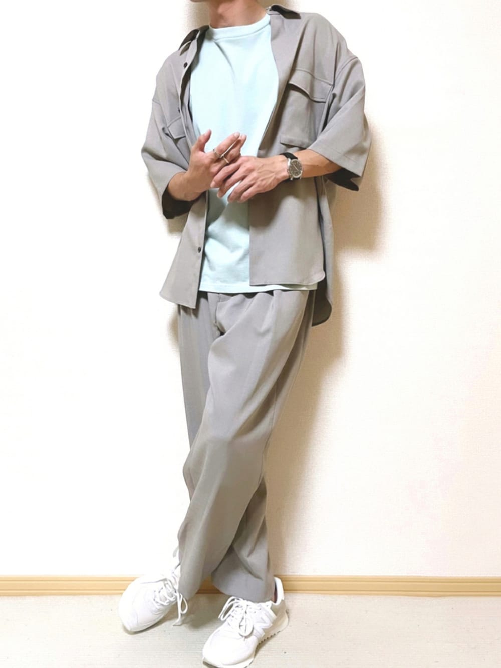 「おしゃれさんと繋がりたい、セットアップ、Tシャツ、ペールトーン、WYM、ニューバランス、ベージュ、夏コーデ、スニーカー、いいね、save、フォローお願いします🤑」｜「WYM LIDNMの【WYM LIDNM】PE W-POCKET SHIRT SET-UP（シャツ/ブラウス、ベージュ系）」を使った、SHOTARO さん（メンズ・177cm）の夏コーディネートの1枚目の写真