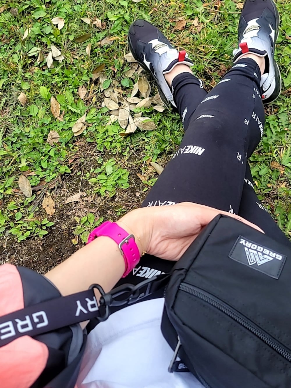 「運動会、運動会コーデ、男の子ママ、スニーカーコーデ、高身長女子、カジュアル」｜「NIKEのアイテム（その他パンツ、ブラック系）」を使った、1ro31ro3さん（レディース・168cm）の秋コーディネートの1枚目の写真