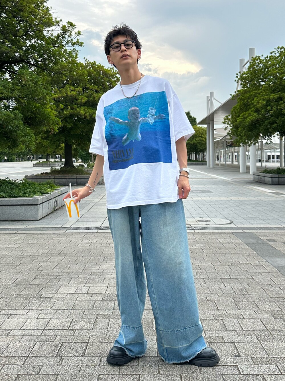 Camphor wood（カンファーウッド）の「washed cut off baggy denim