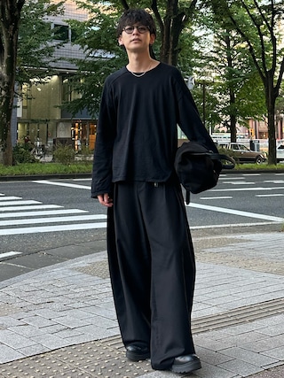「soerte（ソエルテ）の3tuck Wide Balloon Trousers / 3タックワイドバルーンスラックス（スラックス）」を使った、ゆうさん（メンズ・178cm）の秋コーディネート