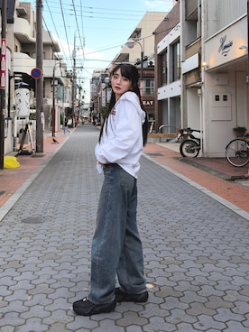「ROCKFISH WEATHERWEAR（ロックフィッシュウェザーウェア）のPUFFIN VELCRO SNEAKERS（スニーカー、ブラック系）」を使った、MIKKIさん（レディース・156cm）の春コーディネート