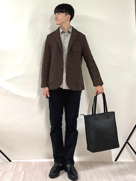 「SHIPS（シップス）のアイテム（トートバッグ）」を使った、金澤さん（メンズ・178cm）の秋コーディネート