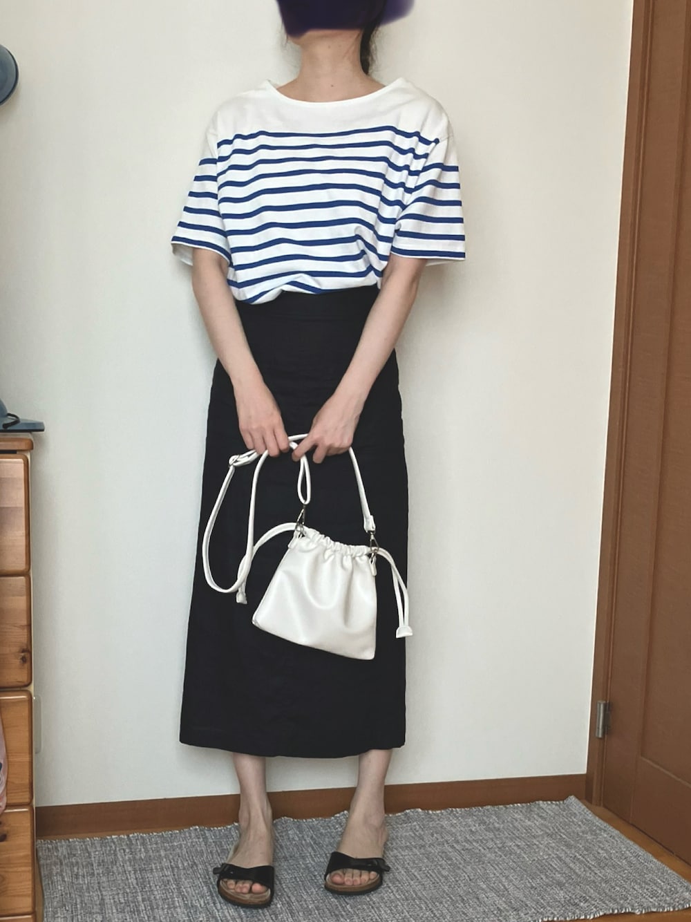 「シンプル、夏コーデ、ボーダートップス、リネンスカート」｜「green label relaxingのSC パネル ボーダー バスク ショート スリーブ Tシャツ（Tシャツ/カットソー、ブルー系）」を使った、Ninaさん（レディース・167cm）の夏コーディネートの1枚目の写真