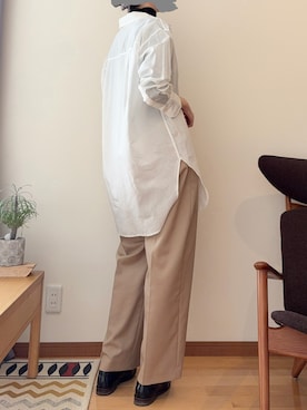 「6（ロク）の＜6(ROKU)＞チノパンツ 25FW（スラックス、ベージュ系）」を使った、Ninaさん（レディース・167cm）の春コーディネート