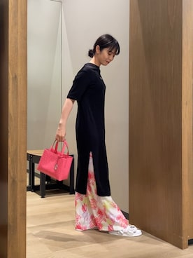 「armaniexchange」｜「アイテム（スラックス）」を使った、yokoさん（レディース・162cm）の春コーディネート