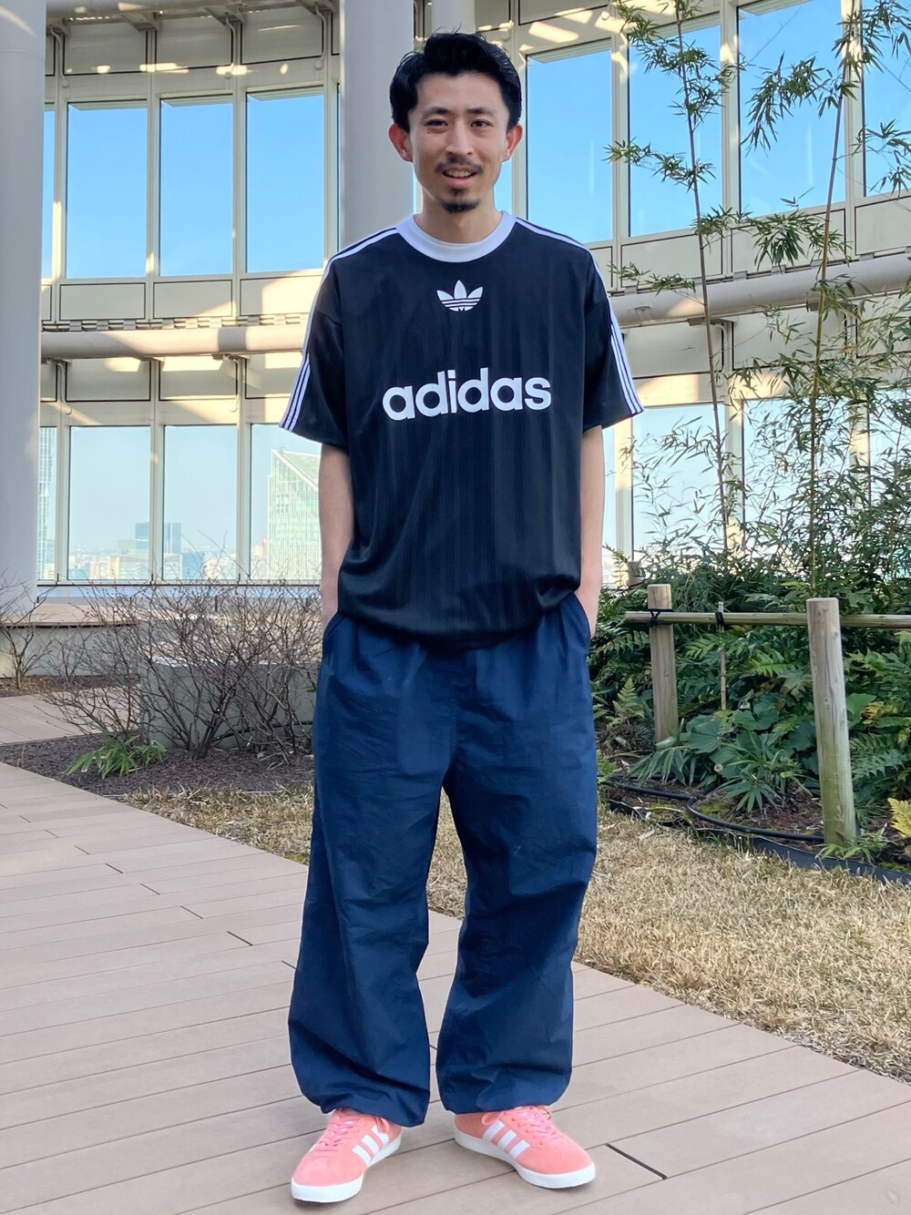 KR(六本木オフィス)｜adidasのTシャツ/カットソーを使った