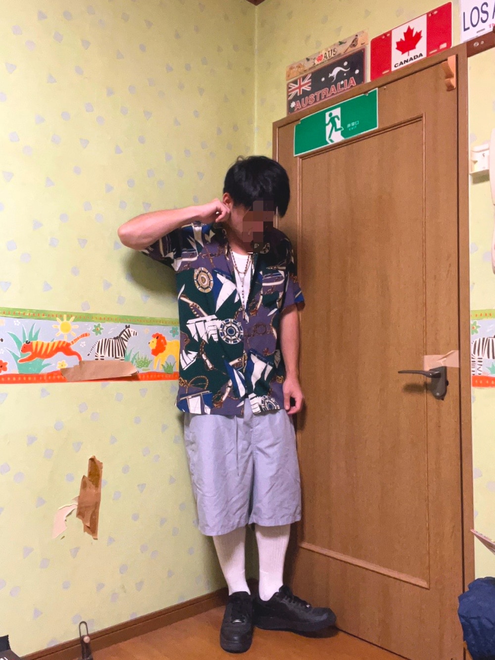 「アツいコーデ全部見せ、今日のコーデ、シンプルコーデ、おしゃれさんと繋がりたい、休日コーデ、夏、古着MIX、ストリート、ビッグシルエット、ショートパンツ、いいね、save、フォローお願いします🤑、低身長コーデ、シンプルスタイル、ブラック、Ｔシャツ」｜「no brandのアイテム（シャツ/ブラウス、グリーン系）」を使った、yusuke8517さん（メンズ・170cm）の夏コーディネートの1枚目の写真