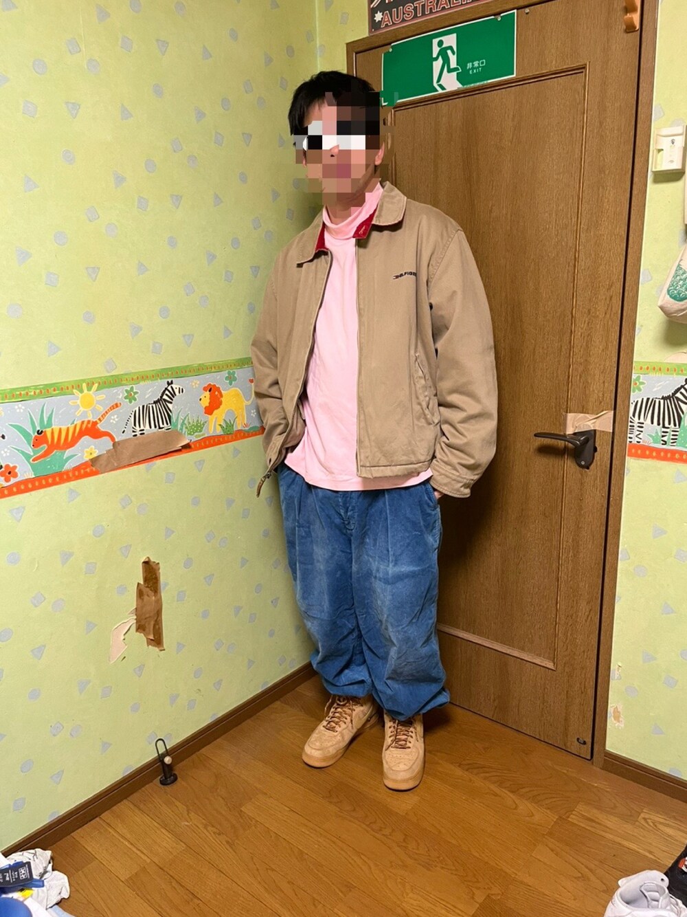 「秋服まるっと大公開、秋服コーデ、秋冬コーデ、秋服、オトナカジュアル、シャツスタイル、ベージュ、低身長、休日スタイル、ワイドデニム、モノトーンコーデ、チノパン、いいね、save、フォローお願いします🤑、アメカジ、韓国ファッション」｜「no brandのアイテム（ニット/セーター、ピンク系）」を使った、yusuke8517さん（メンズ・170cm）の秋コーディネートの1枚目の写真