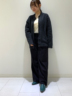 「ニットカーディガン」｜「アイテム（スリッポン）」を使った、HIMIKO　大和 香林坊店さん（レディース・162cm）の秋コーディネート