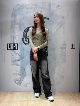 「アイテム（バングル/リストバンド）」を使った、naruさん（レディース・168cm）の秋コーディネート