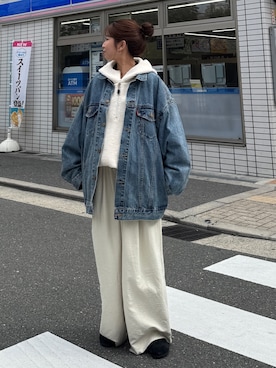 「アイテム（デニムジャケット）」を使った、瀬川百花さん（レディース・156cm）の秋コーディネート