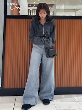 「アイテム（スリッポン）」を使った、瀬川百花さん（レディース・156cm）の秋コーディネート