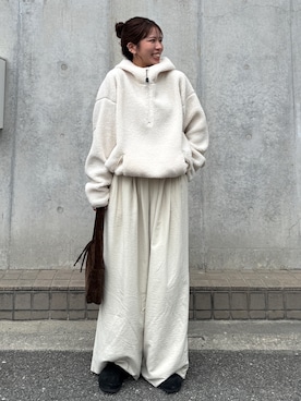 「アイテム（パーカー）」を使った、瀬川百花さん（レディース・156cm）の秋コーディネート