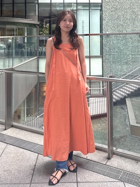 「Ungrid（アングリッド）のハイウエストフレイドヘムストスリ（デニムパンツ、ブルー系）」を使った、瀬川百花さん（レディース・156cm）の春コーディネート
