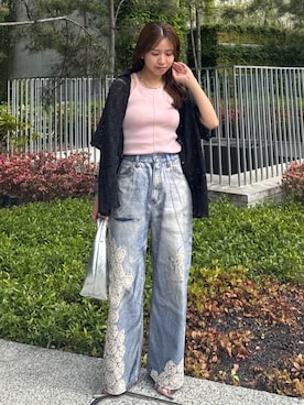 「Ungrid（アングリッド）のプリントデザインルーズデニム（デニムパンツ、ブルー系）」を使った、瀬川百花さん（レディース・156cm）の春コーディネート