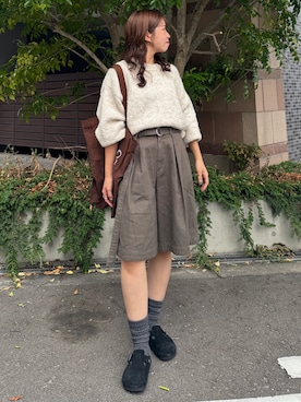 「アイテム（チノパンツ）」を使った、瀬川百花さん（レディース・156cm）の秋コーディネート