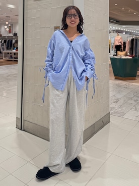 「アイテム（スリッポン）」を使った、瀬川百花さん（レディース・156cm）の秋コーディネート