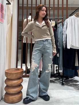 「Ungrid（アングリッド）のクラッシュデザインストレートデニム（デニムパンツ、ブルー系）」を使った、瀬川百花さん（レディース・156cm）の春コーディネート