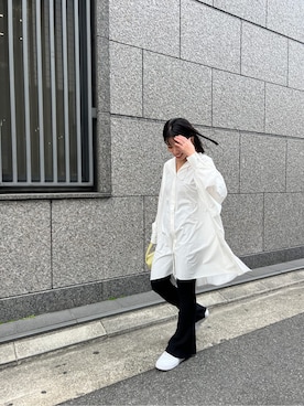 「ビッグシャツ」｜「アイテム（アクセサリー）」を使った、瀬川百花さん（レディース・156cm）の冬コーディネート