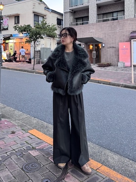 「アイテム（ムートンコート）」を使った、園部 涼子さん（レディース・162cm）の夏コーディネート