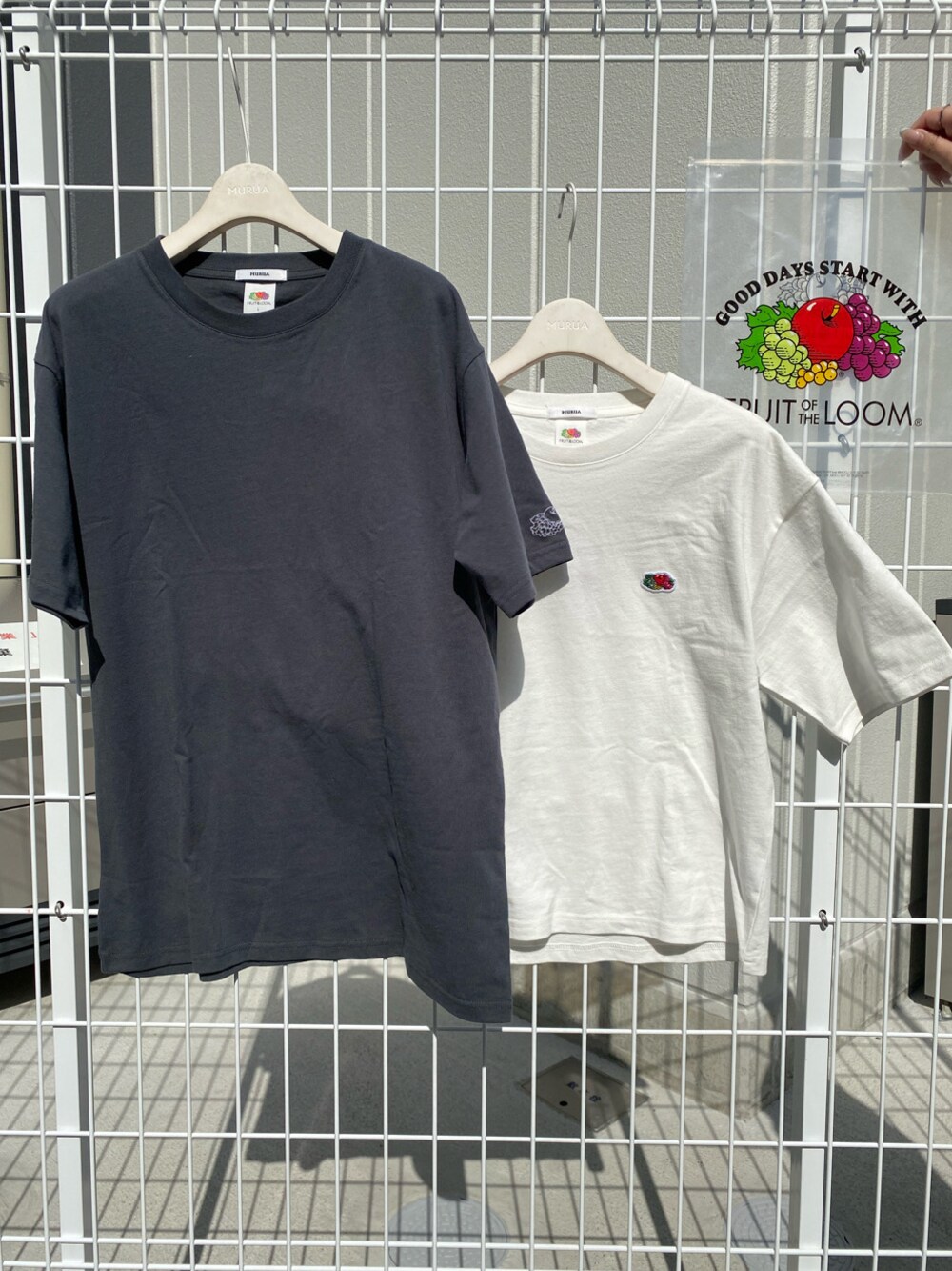 その他のTシャツ/カットソーを着用したレディースの春コーディネートの1枚目の写真