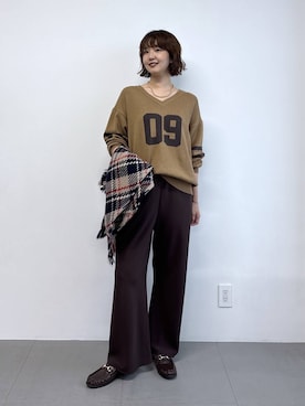 「アイテム（ストール/ショール）」を使った、あやさん（レディース・168cm）の秋コーディネート