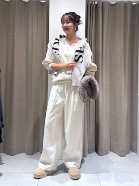 「アイテム（スリッポン）」を使った、あやさん（レディース・168cm）の秋コーディネート