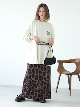 「reca（レカ）の前後ロゴゆったりスウェット（スウェット、ホワイト系）」を使った、sakiさん（レディース・165cm）の夏コーディネート