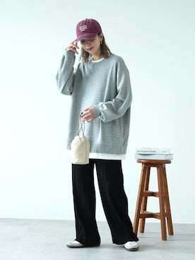「reca（レカ）の迷わず着れる！大人のセミワイドプリーツパンツ（その他パンツ、ブラック系）」を使った、sakiさん（レディース・165cm）の秋コーディネート