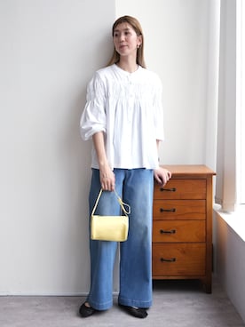 「reca（レカ）のウエストリブデニムワイドパンツ（デニムパンツ、ブルー系）」を使った、sakiさん（レディース・165cm）の春コーディネート