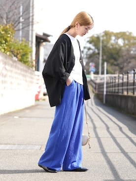 「reca（レカ）の無地/ストライプエンボス加工イージーパンツ（その他パンツ、ブルー系）」を使った、sakiさん（レディース・165cm）の春コーディネート