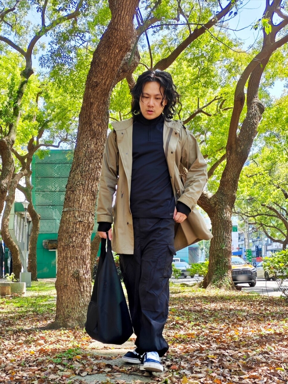 「ootd、穿搭、春分の日」｜「Decathlonのアイテム（スウェット、ブラック系）」を使った、brianli813さん（メンズ・174cm）の春コーディネートの1枚目の写真
