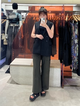 「MURUA（ムルーア）のアイテム（ベスト）」を使った、田中音羽さん（レディース・163cm）の夏コーディネート