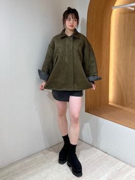 「MURUA（ムルーア）のアイテム（パンツ）」を使った、田中音羽さん（レディース・163cm）の秋コーディネート