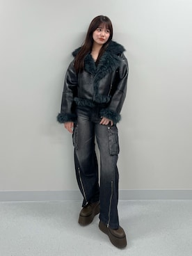 「アイテム（ムートンコート）」を使った、田中音羽さん（レディース・163cm）の夏コーディネート