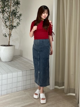 「アイテム（デニムスカート）」を使った、田中音羽さん（レディース・163cm）の夏コーディネート