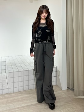 「MURUA（ムルーア）のアイテム（スウェットパンツ）」を使った、田中音羽さん（レディース・163cm）の秋コーディネート